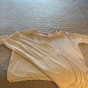 Donna Karan Cream Sleepwear Set-sz m-top and bottoms